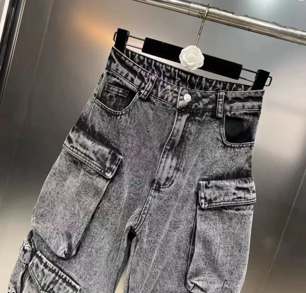 Elevate Your Casual Look with Women's Wide-Leg Jeans - Image 4
