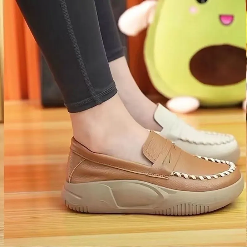 Retro Women’s Soft Leather Loafers – Comfort Meets Elegance - Image 3