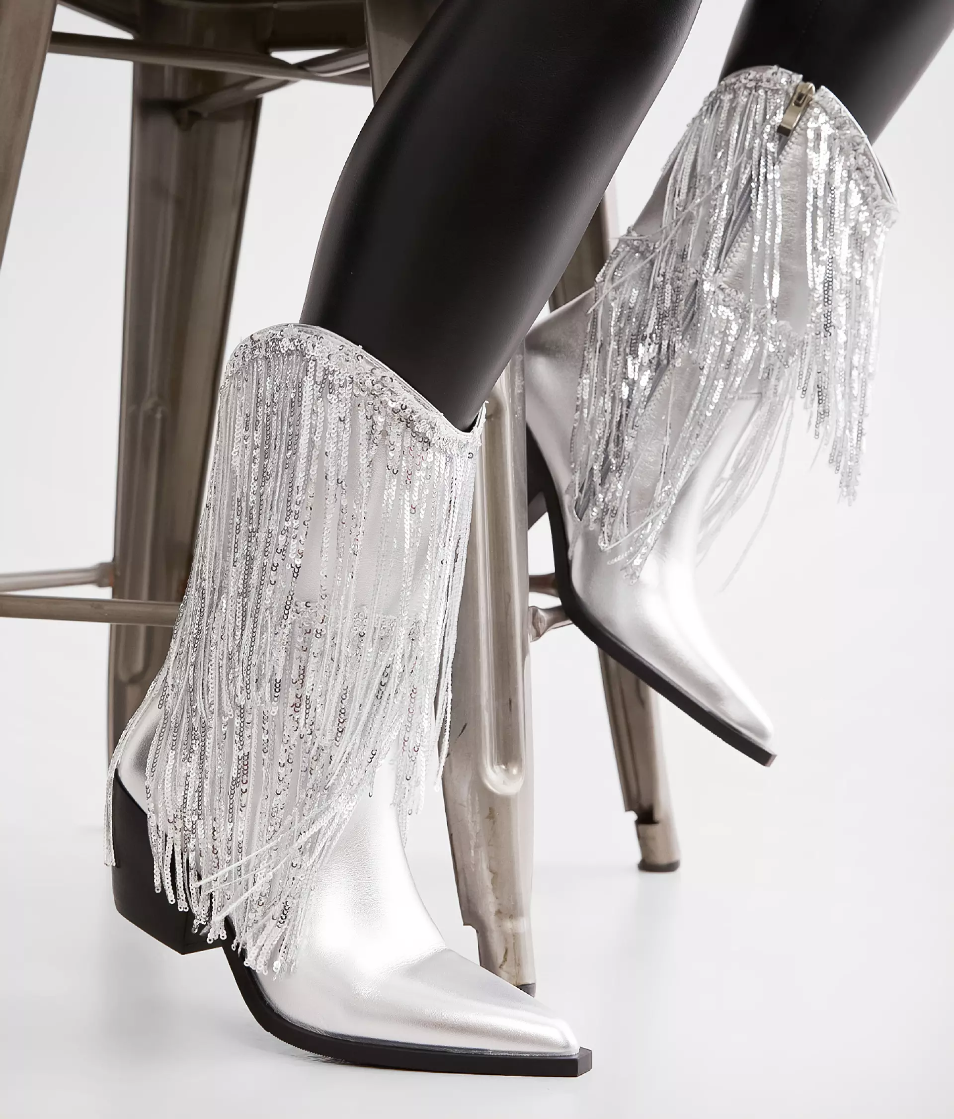 Runway Chunky Heel Tassel Boots – Elevate Your Style - Image 3